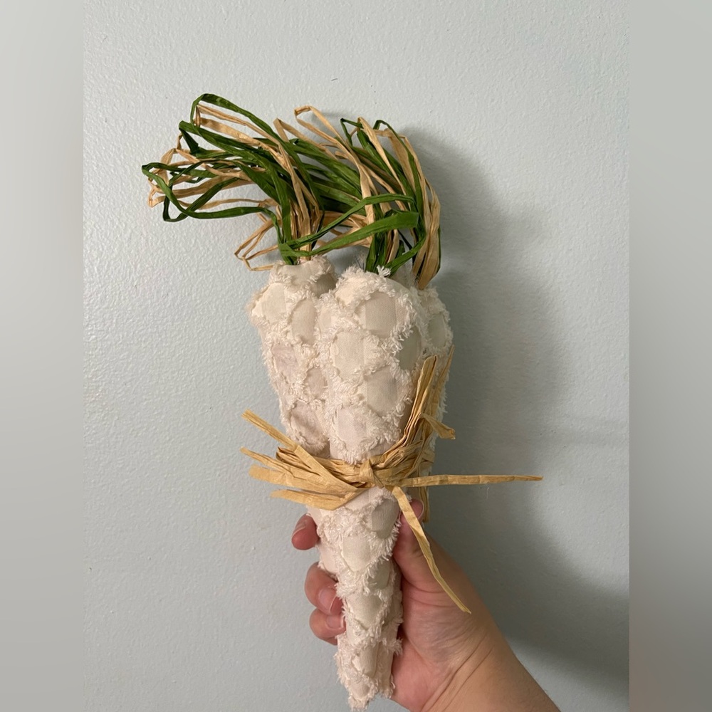 Spring carrot pillow!!! - Picture 9 of 12